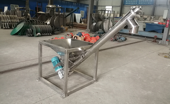 ls螺旋輸送機(jī)：型號齊全，結(jié)構(gòu)簡單，占地面積小，輸送能力強(qiáng)。